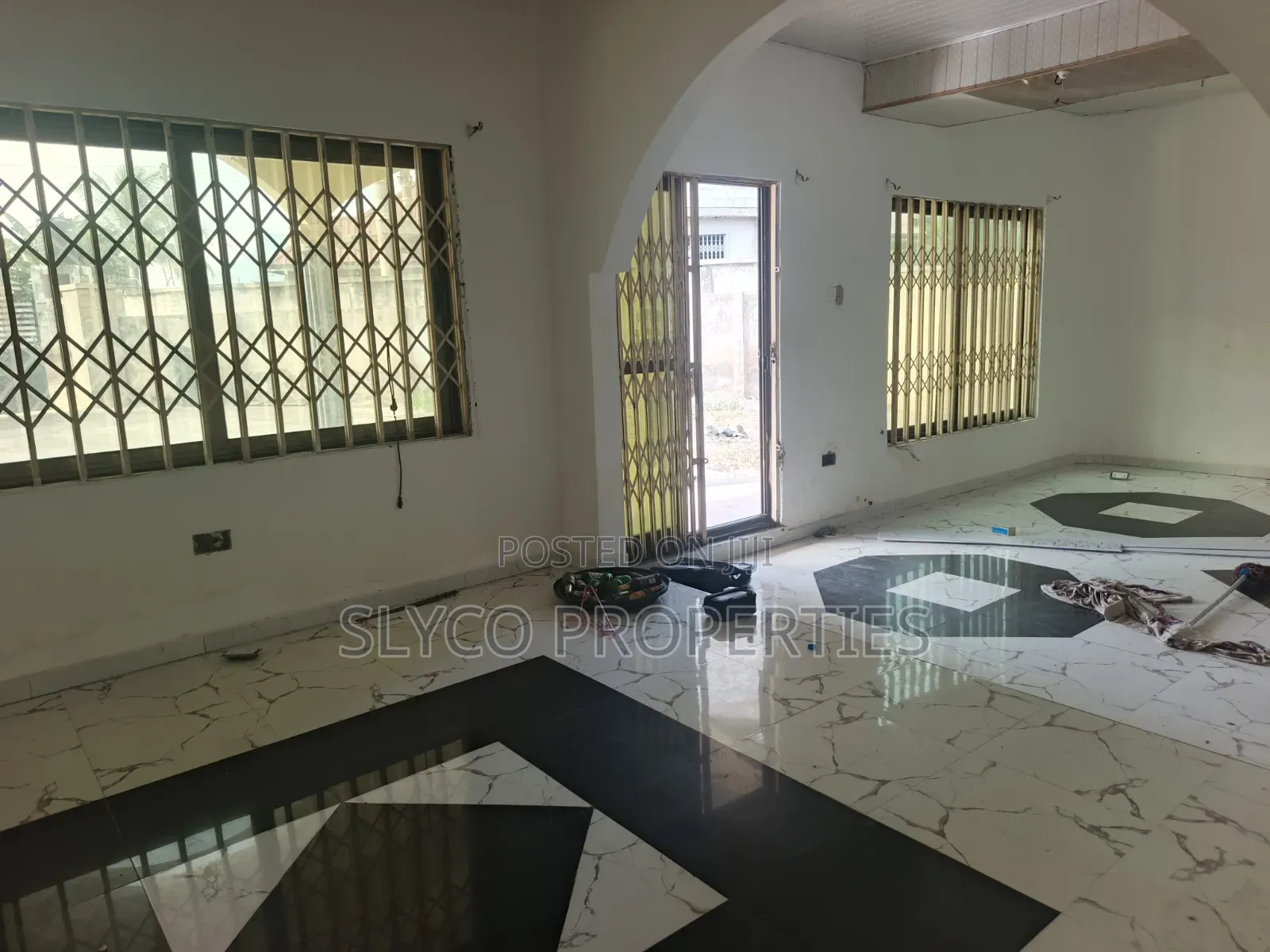 3bdrm House in Koforidua Trom, New-Juaben Municipal for sale