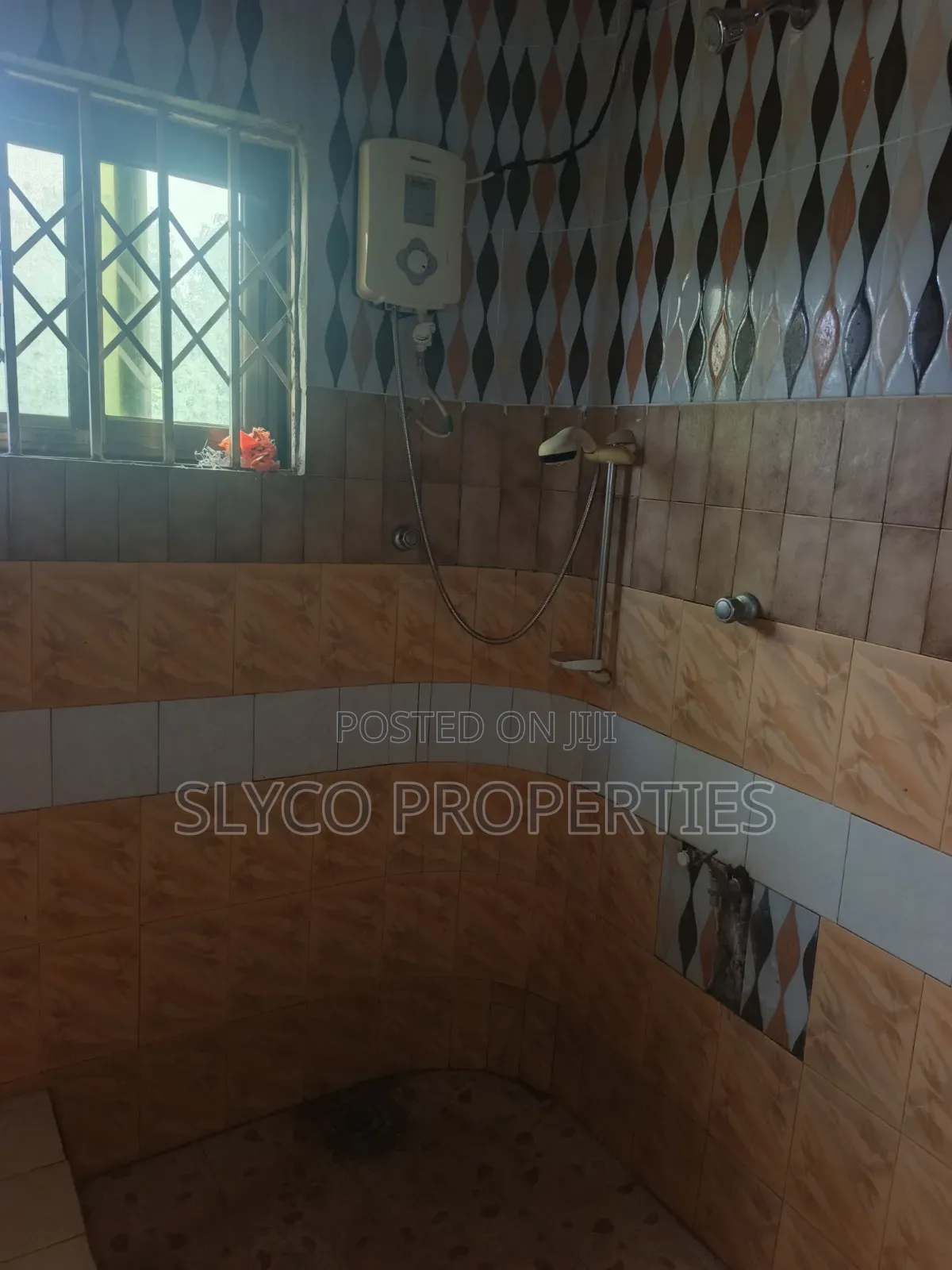 3bdrm House in Koforidua Trom, New-Juaben Municipal for sale
