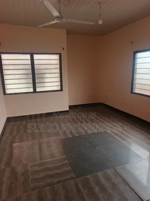 6bdrm Apartment in Koforidua Okorase, New-Juaben Municipal for rent