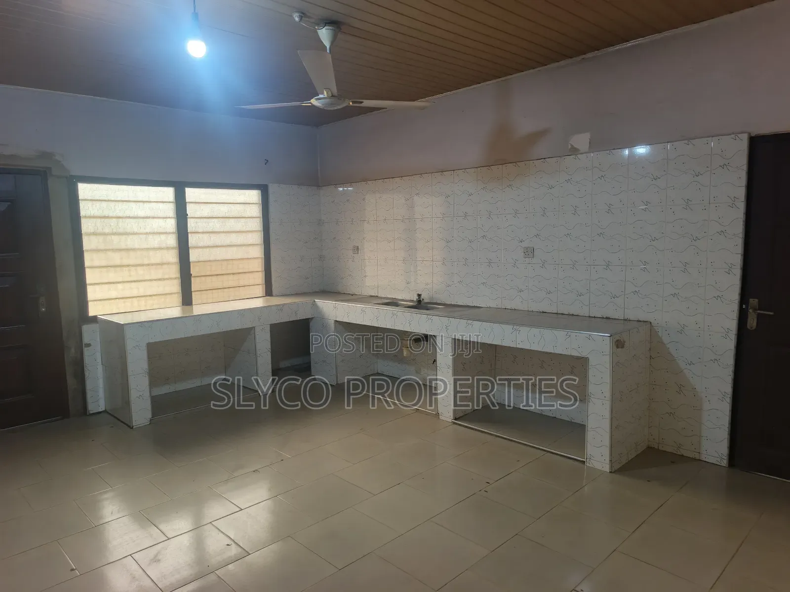 6bdrm Apartment in Koforidua Okorase, New-Juaben Municipal for rent