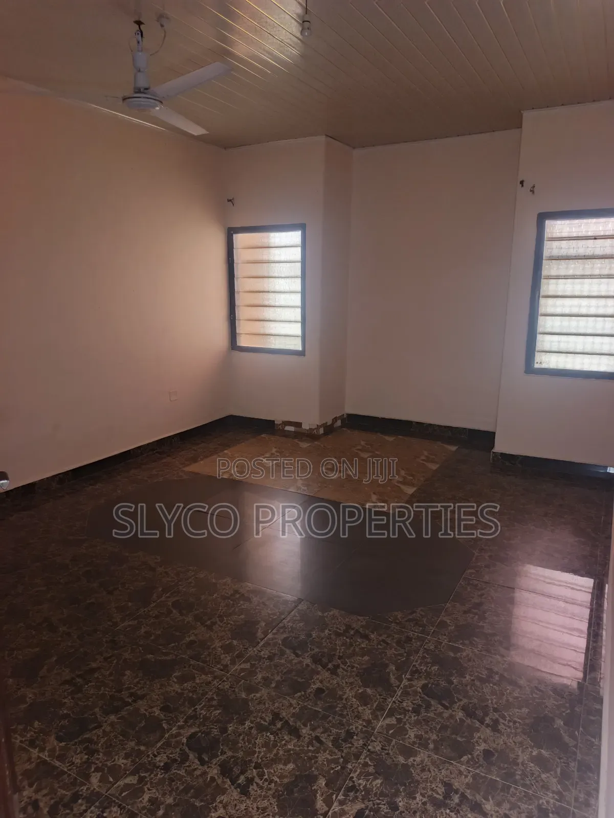 6bdrm Apartment in Koforidua Okorase, New-Juaben Municipal for rent