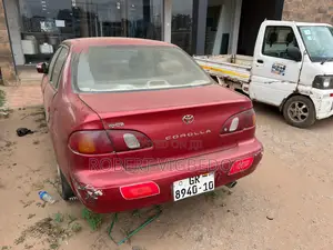 Toyota Corolla II 1999 Red