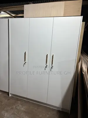Upgraded Solid 3 Doors Wardrobe// Laminated 3in1 Wardrobe