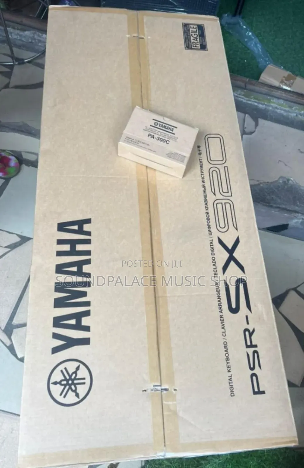 Yamaha PSR-SX920 61-Key Arranger Workstation Keyboard