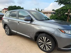 Mitsubishi Outlander 2019 Gray