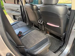 Mitsubishi Outlander 2019 Gray