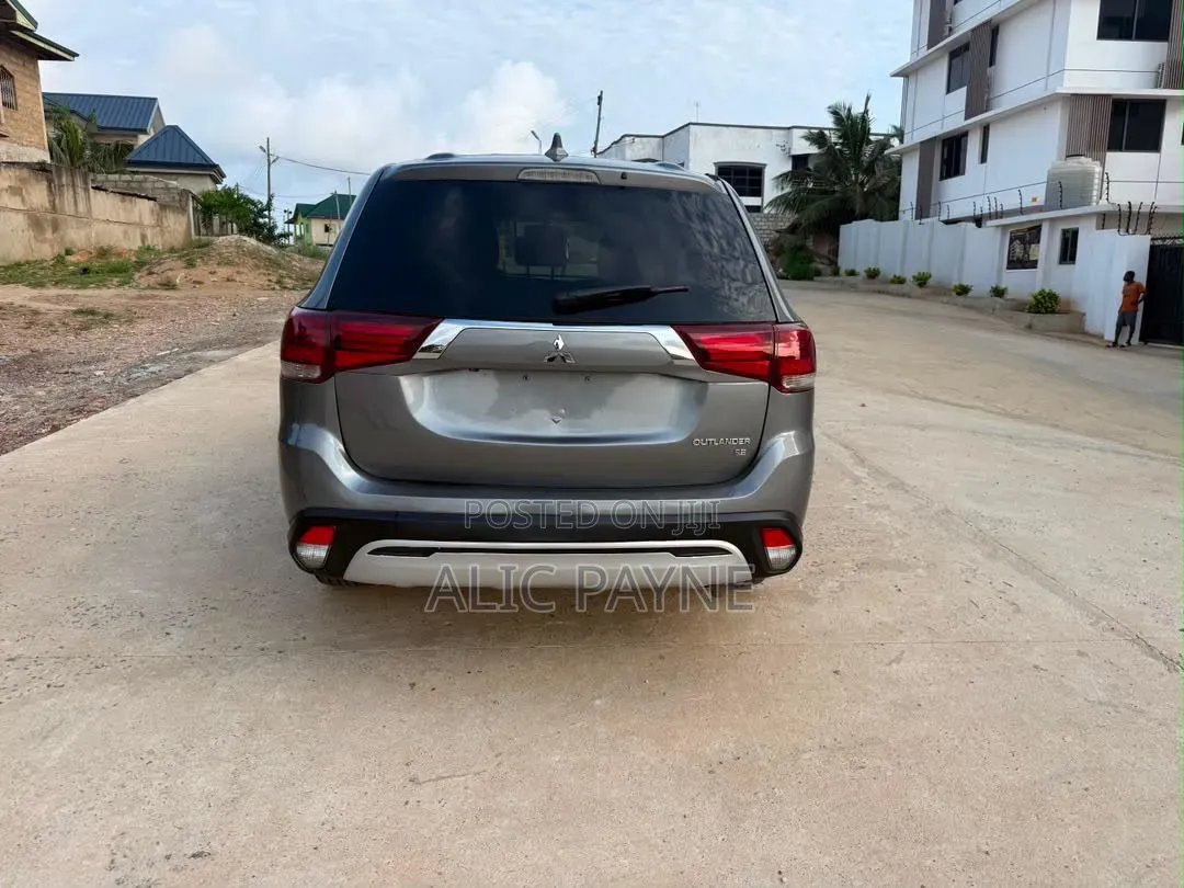 Mitsubishi Outlander 2019 Gray