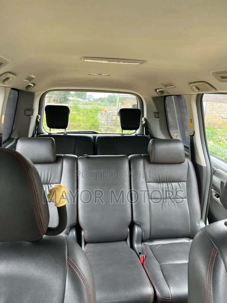 Toyota Voxy X L Edition 2WD 8-Seater 2010 White