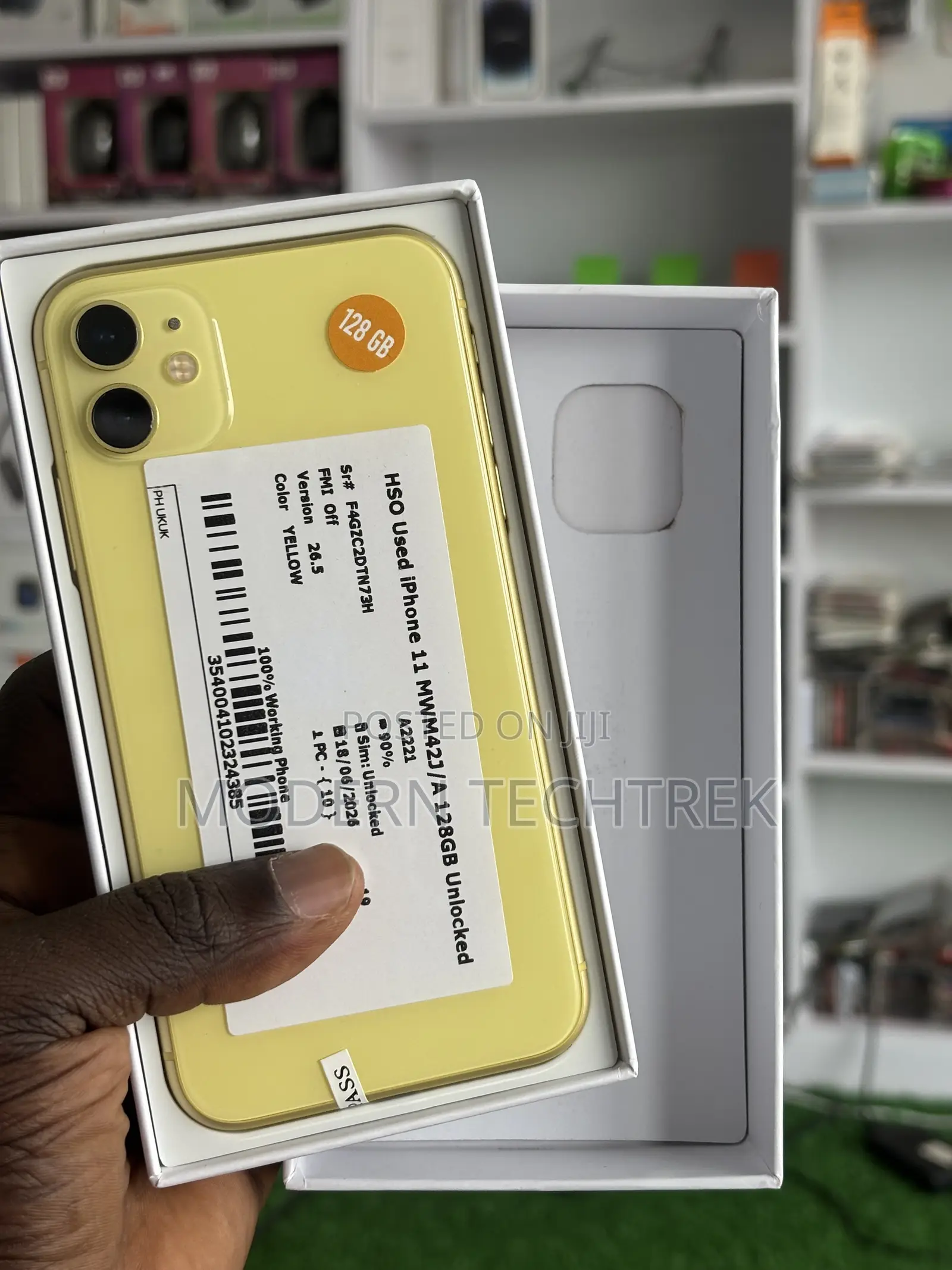New Apple iPhone 11 128 GB Yellow