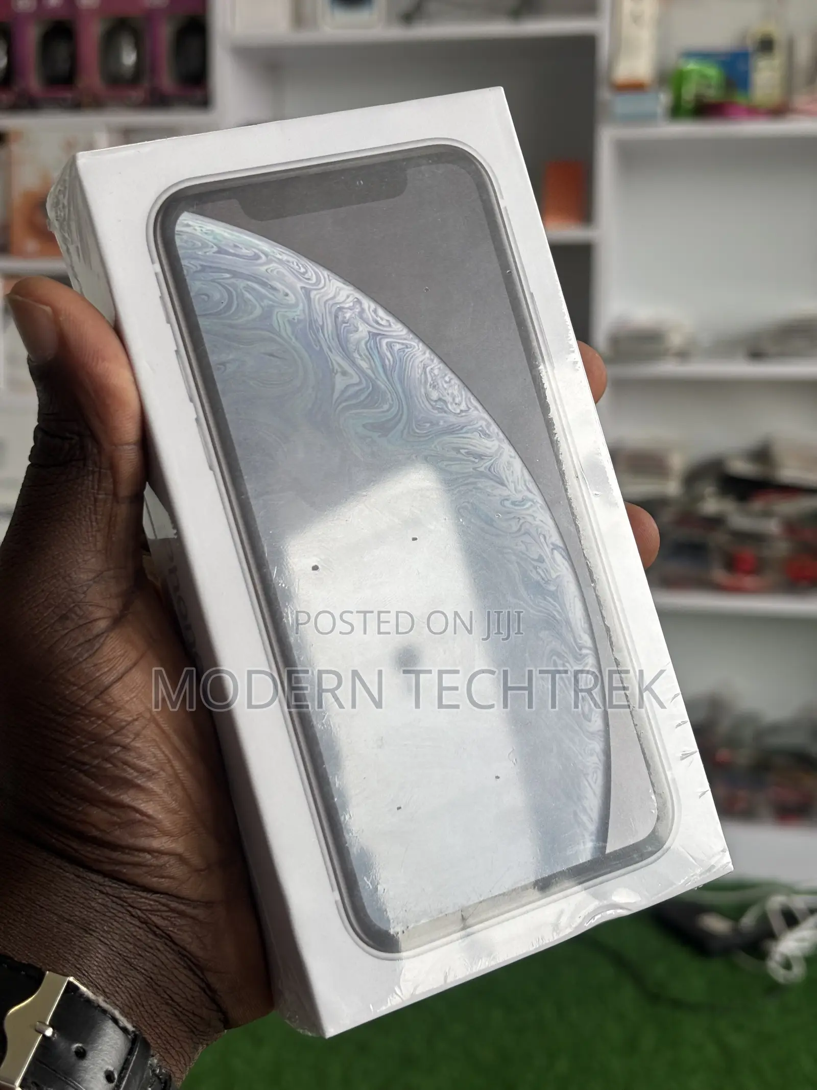 New Apple iPhone XR 64 GB White