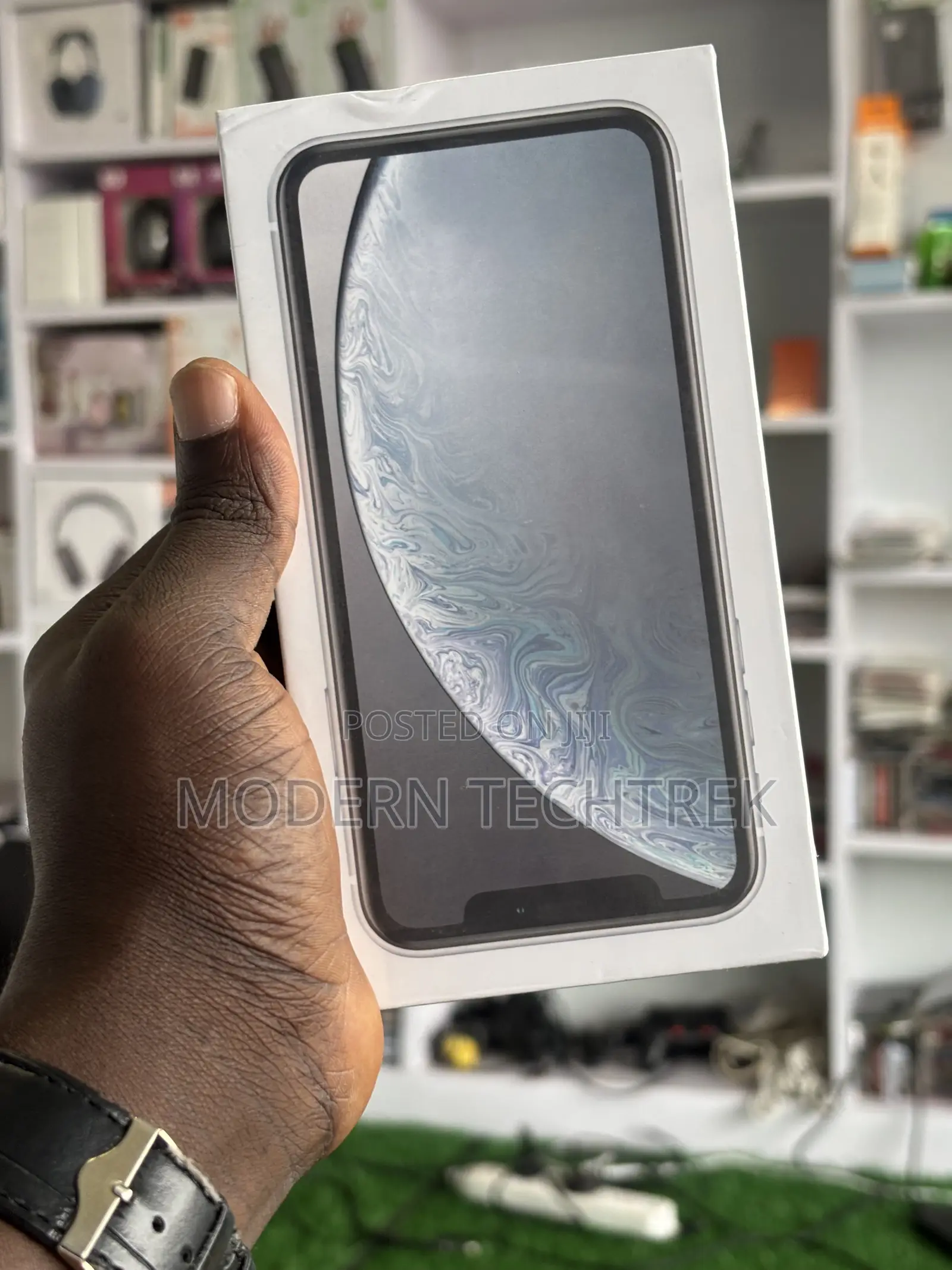 New Apple iPhone XR 64 GB White