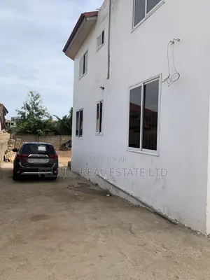 3bdrm Apartment in Sampa Valley Near, Old Barrier for rent