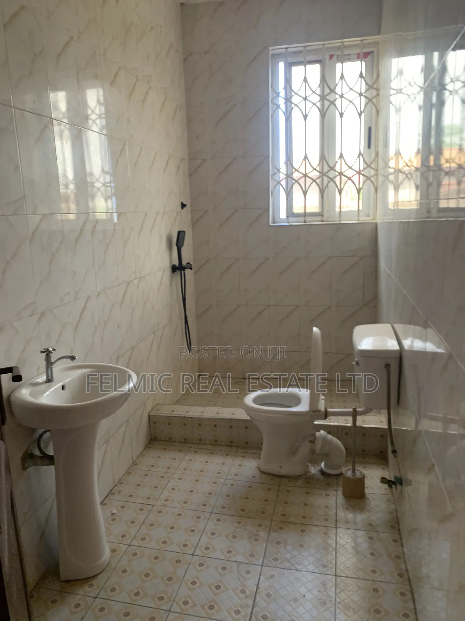 3bdrm Apartment in Sampa Valley Near, Old Barrier for rent