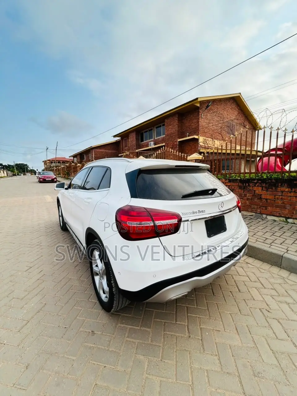 Mercedes-Benz GLA-Class 2017 White