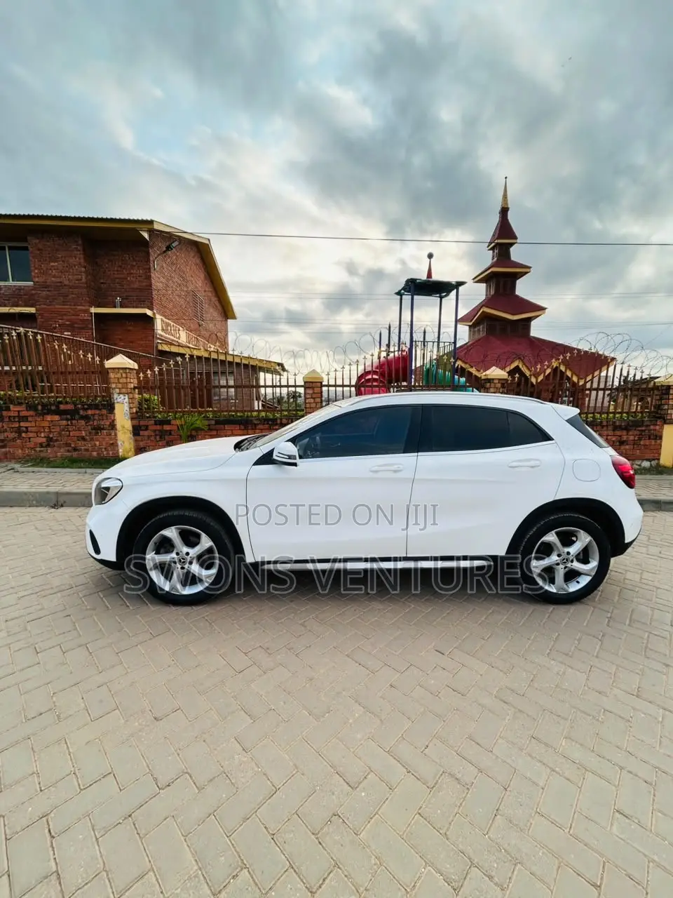 Mercedes-Benz GLA-Class 2017 White