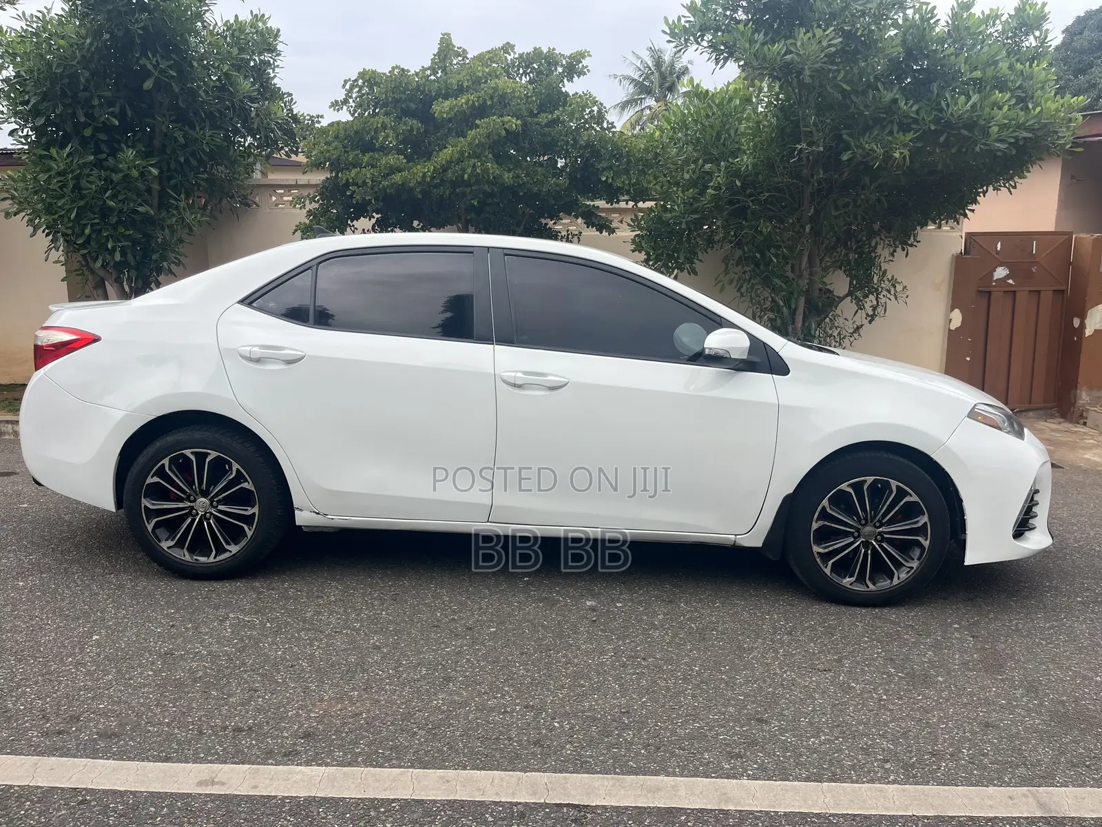 Toyota Corolla 2017 White