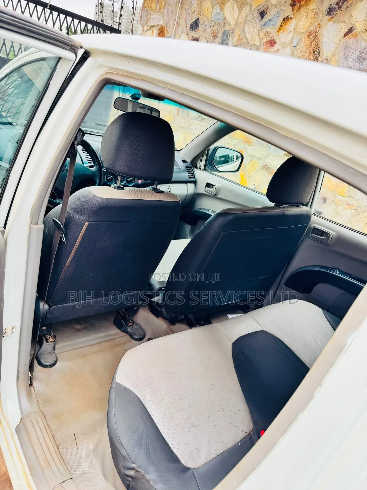 Mitsubishi L200 2012 White
