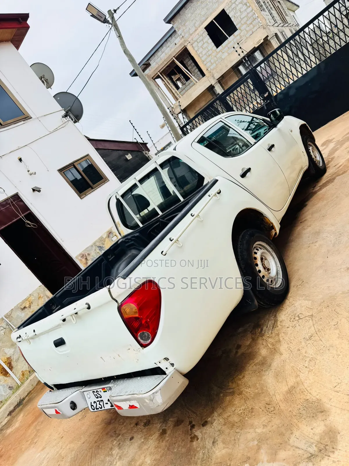 Mitsubishi L200 2012 White