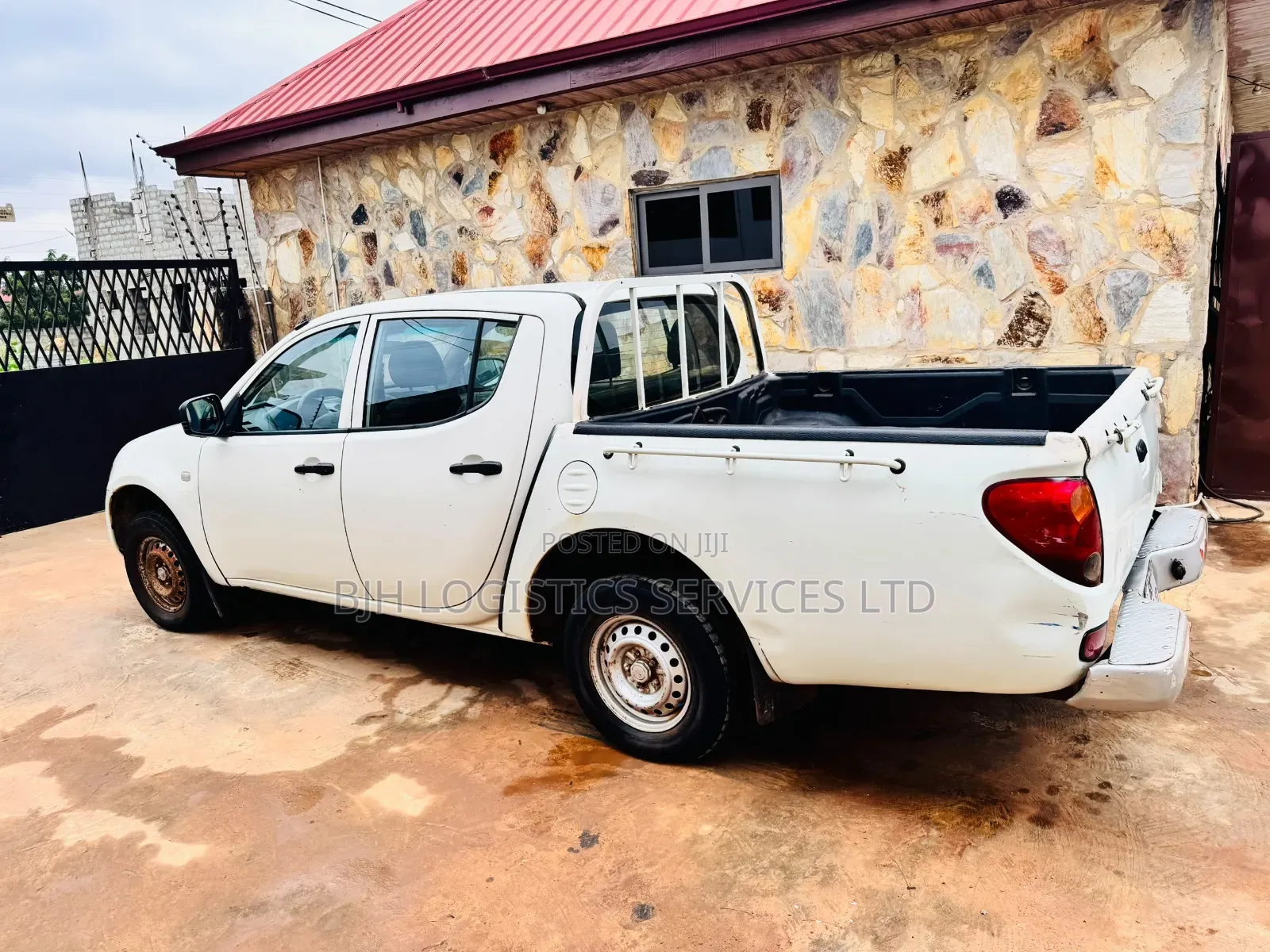 Mitsubishi L200 2012 White