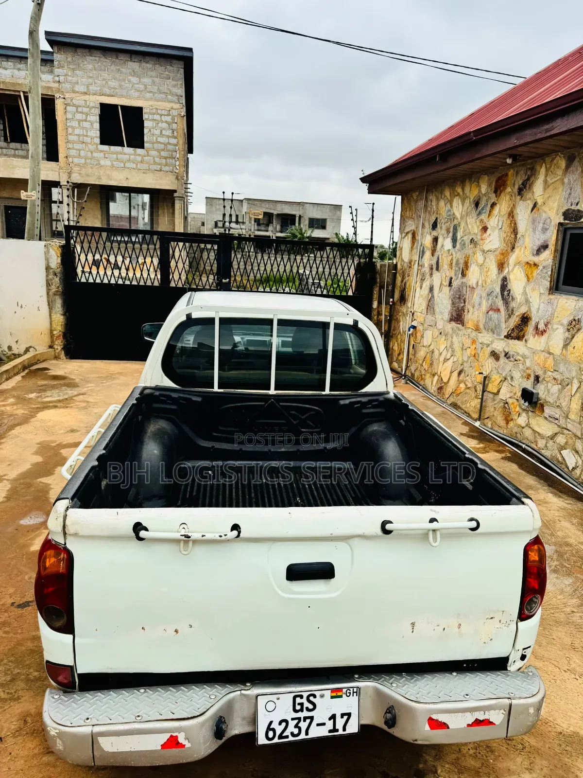 Mitsubishi L200 2012 White