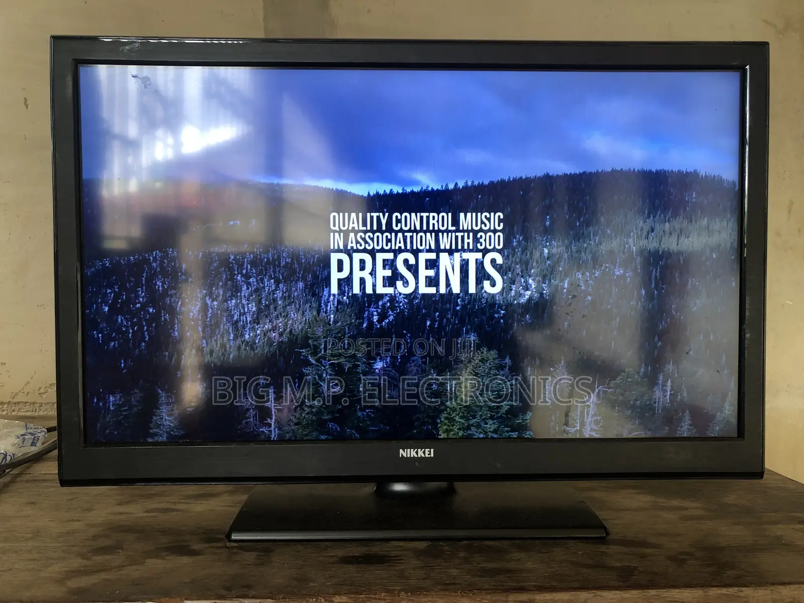 Vestel 24 Inches Digital Satellite TV.