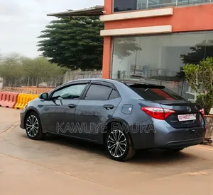 Toyota Corolla 2016 Gray