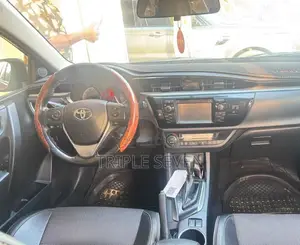 Toyota Corolla 2015 Red
