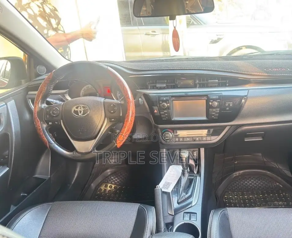 Toyota Corolla 2015 Red