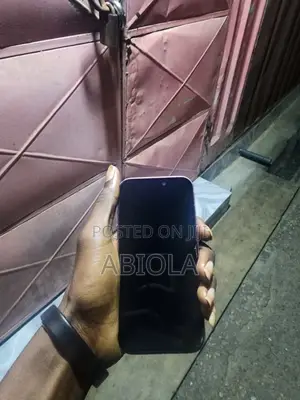Apple iPhone 16 128 GB Pink
