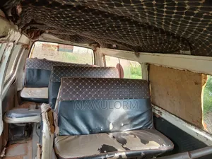 Hyundai H-100 2004 White