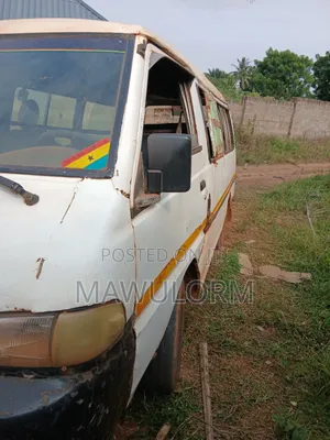 Hyundai H-100 2004 White