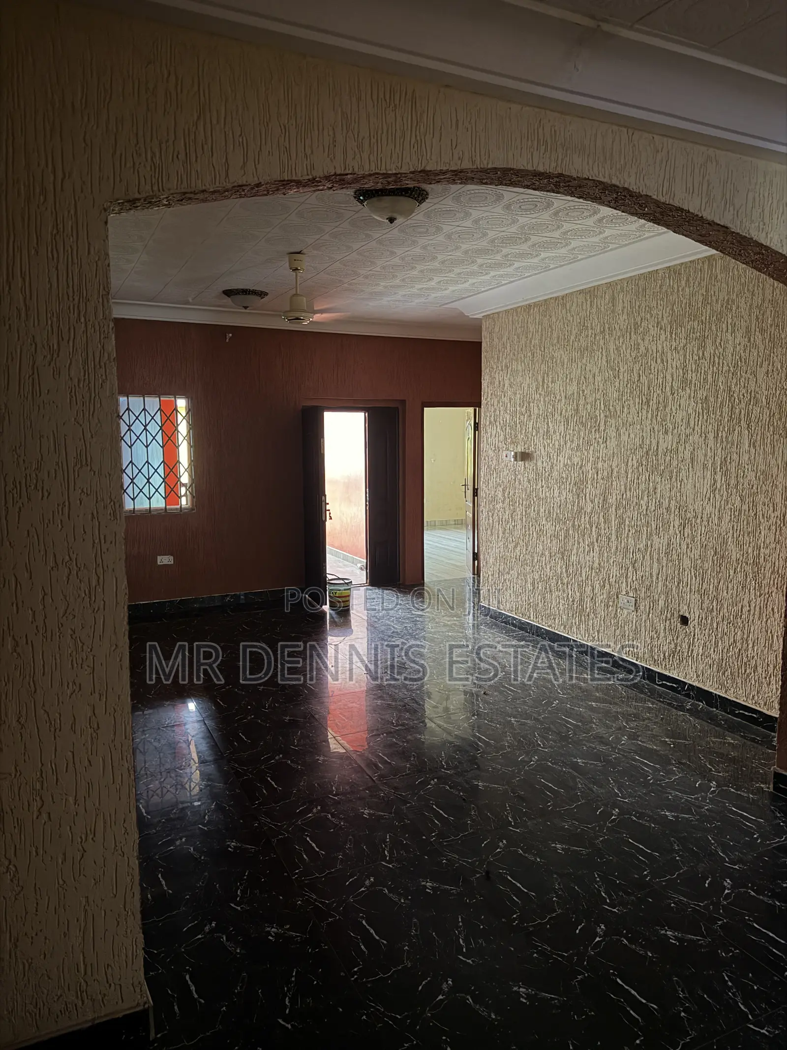 3bdrm Apartment in Westhills Mall for rent