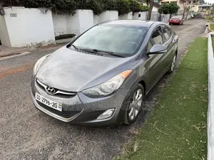 Hyundai Elantra Limited Sedan FWD (1.8L 4cyl 6A) 2013 Gray
