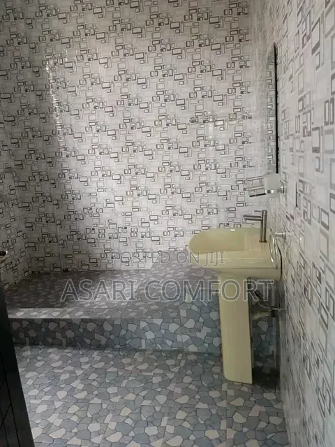 2bdrm House in Cool, Pokuase for rent