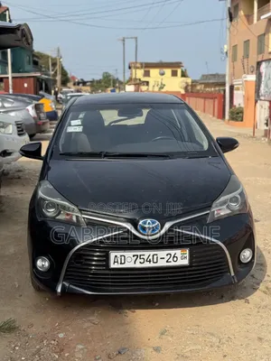 Toyota Yaris L Hatchback 5dr 2017 Black