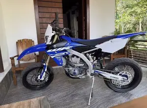 Yamaha 2018 Blue