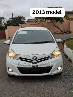 Toyota Vitz 1.3 FWD 5dr 2013 Pearl