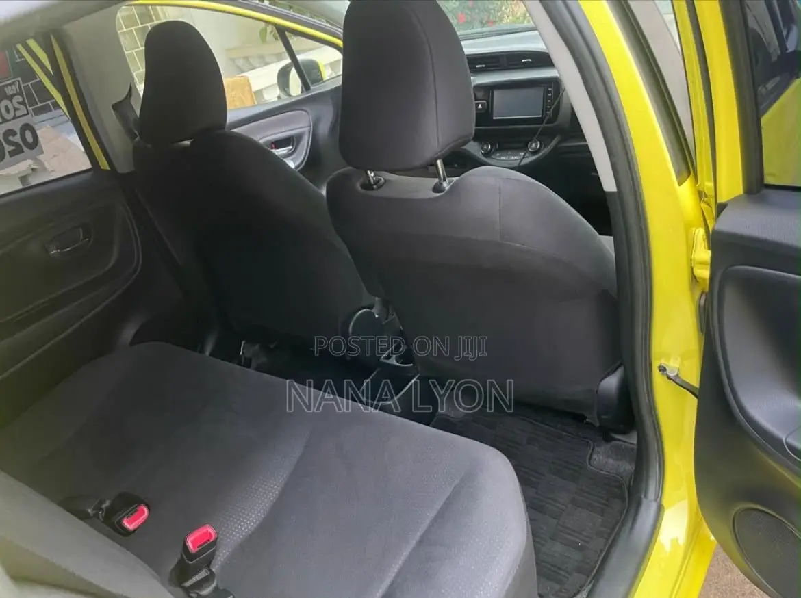 Toyota Vitz 1.3 FWD 5dr 2015 Yellow