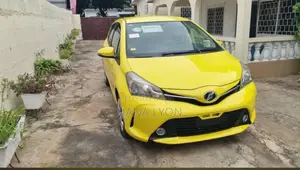 Toyota Vitz 1.3 FWD 5dr 2015 Yellow