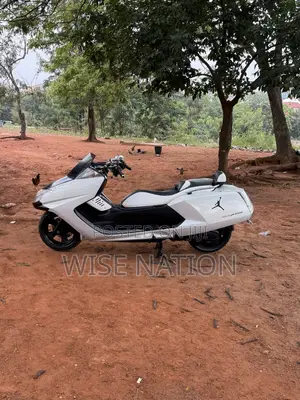 Yamaha 2018 White