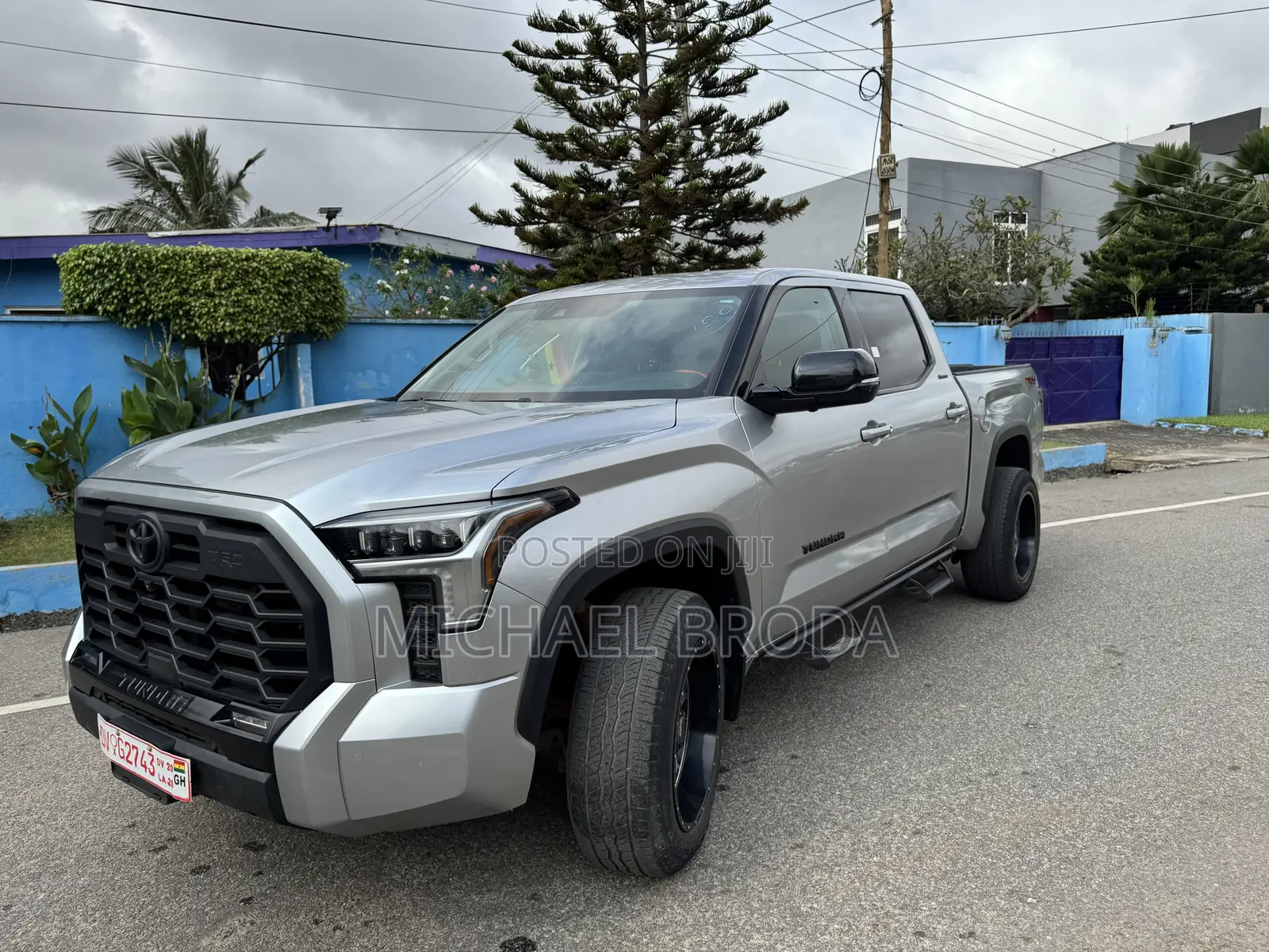 Toyota Tundra Limited CrewMax 5.5' Bed 2024 Silver