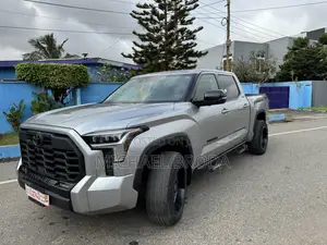 Toyota Tundra Limited CrewMax 5.5' Bed 2024 Silver