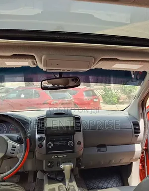 Nissan Frontier 2011 Orange