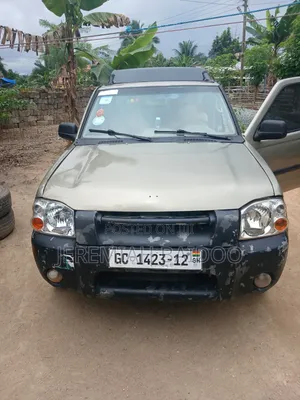 Nissan Frontier 2002 Green