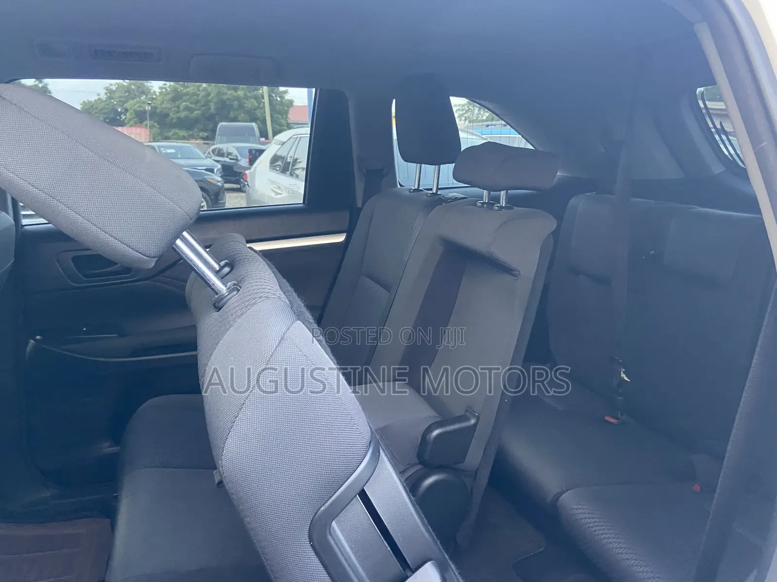 Toyota Highlander LE 2019 White