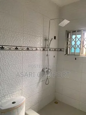 4bdrm House in Cool, Pokuase for rent