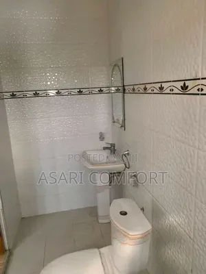 4bdrm House in Cool, Pokuase for rent