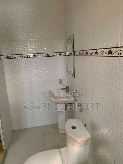 4bdrm House in Cool, Pokuase for rent