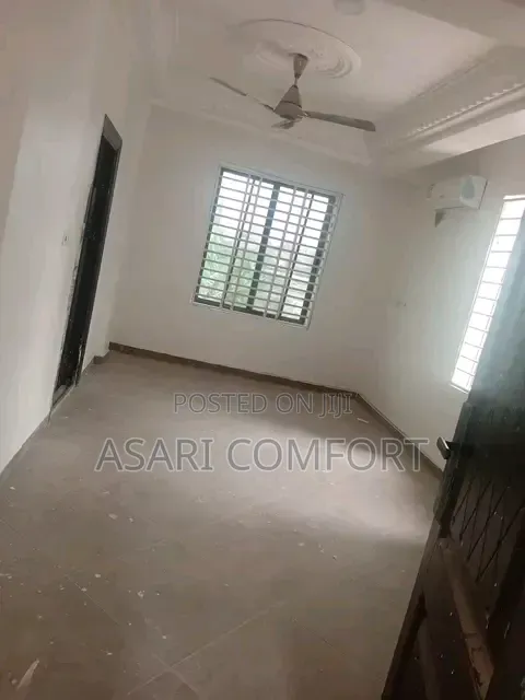 4bdrm House in Cool, Pokuase for rent