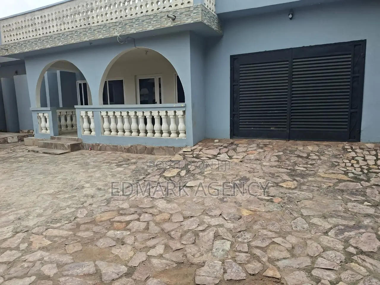 5bdrm House in Kwabenya Acp for rent